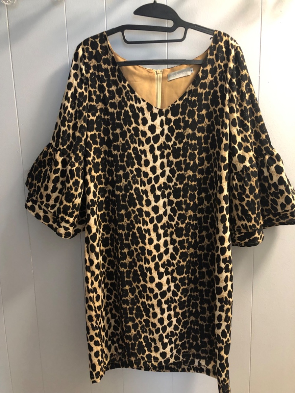 Belongsci V Neck Mini Leopard Print Dress size M Ruffle Bell Sleeve Fully Lined